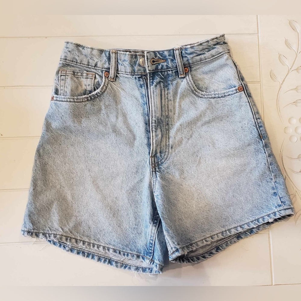 *SOLD* Zara High Waisted Mom Shorts - Picture 1 of 3
